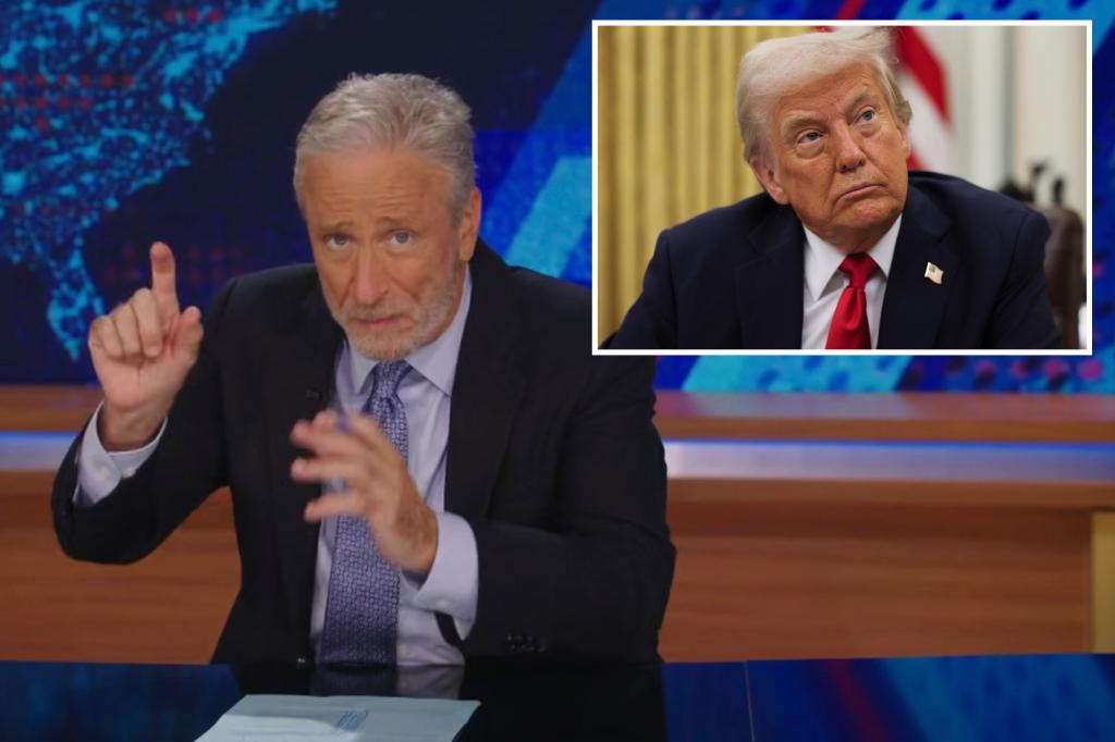 Jon Stewart se ríe de la afirmación de Trump de que hay ‘métodos’ ‘para cumplir un tercer mandato de la Casa Blanca
