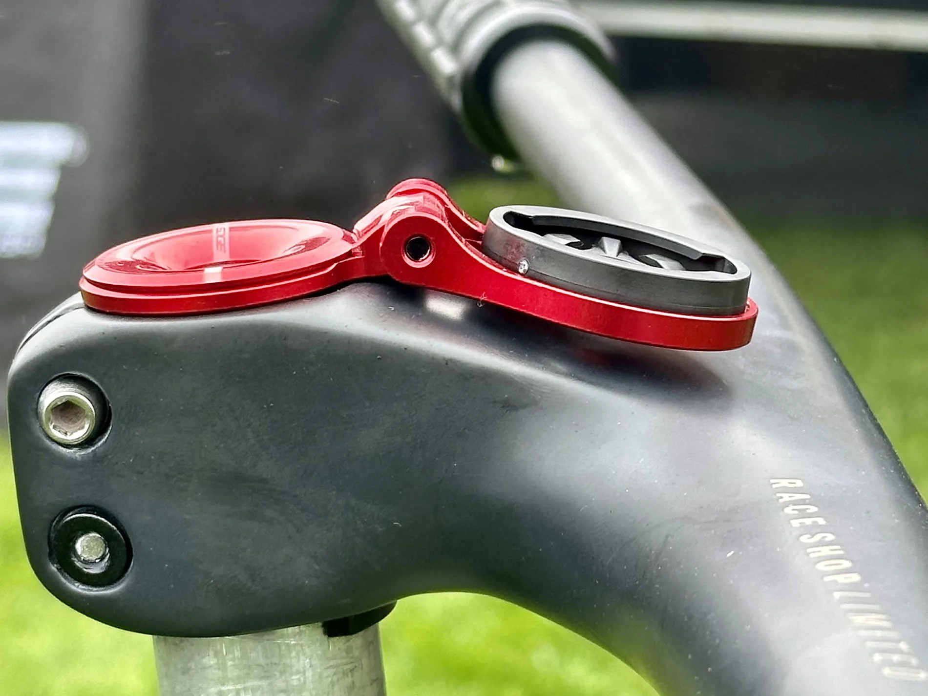 K-Edge Race Steem Mount ahora voltea tres maneras