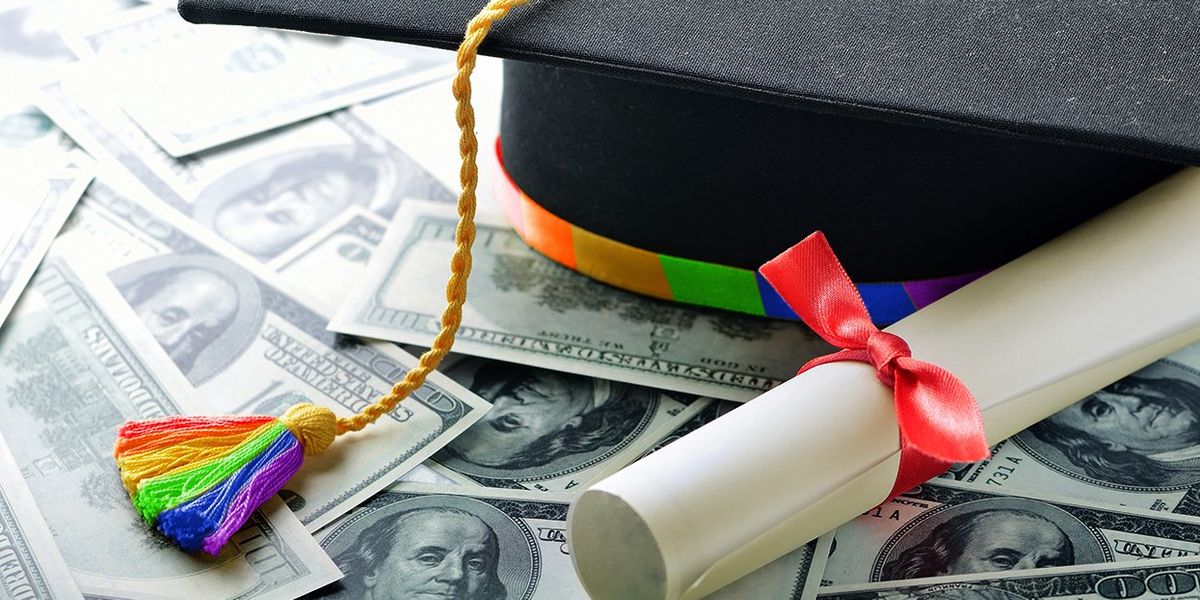 Cómo los prestatarios de préstamos estudiantiles LGBTQ+ pueden sobrevivir a una nueva era caótica