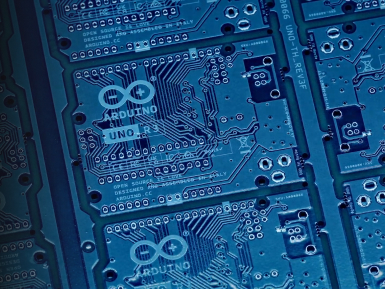 Detrás de los tableros: cómo Alba PCB Group y Arduino dan vida a la innovación hecha en Italia