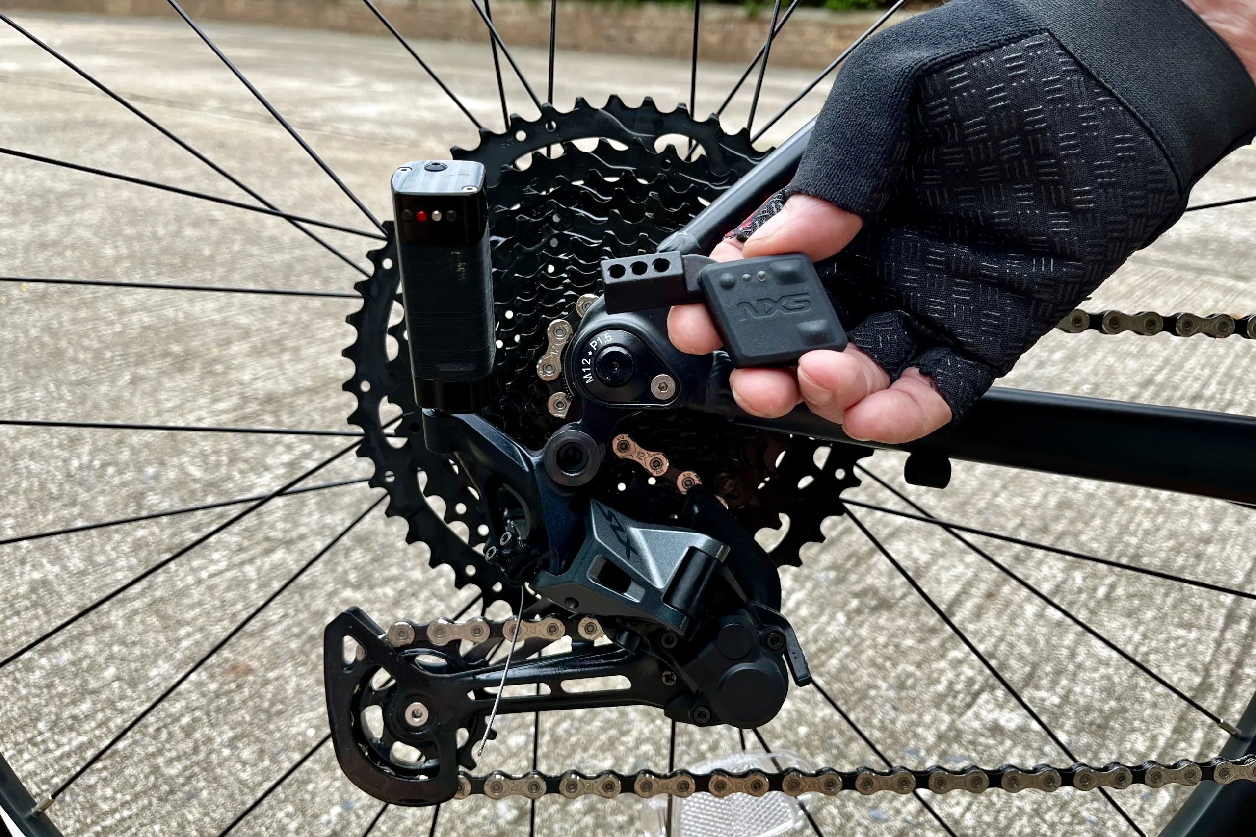 El sistema de cambio inalámbrico NXS convertirá cualquier cambio mecánico para cualquier bicicleta