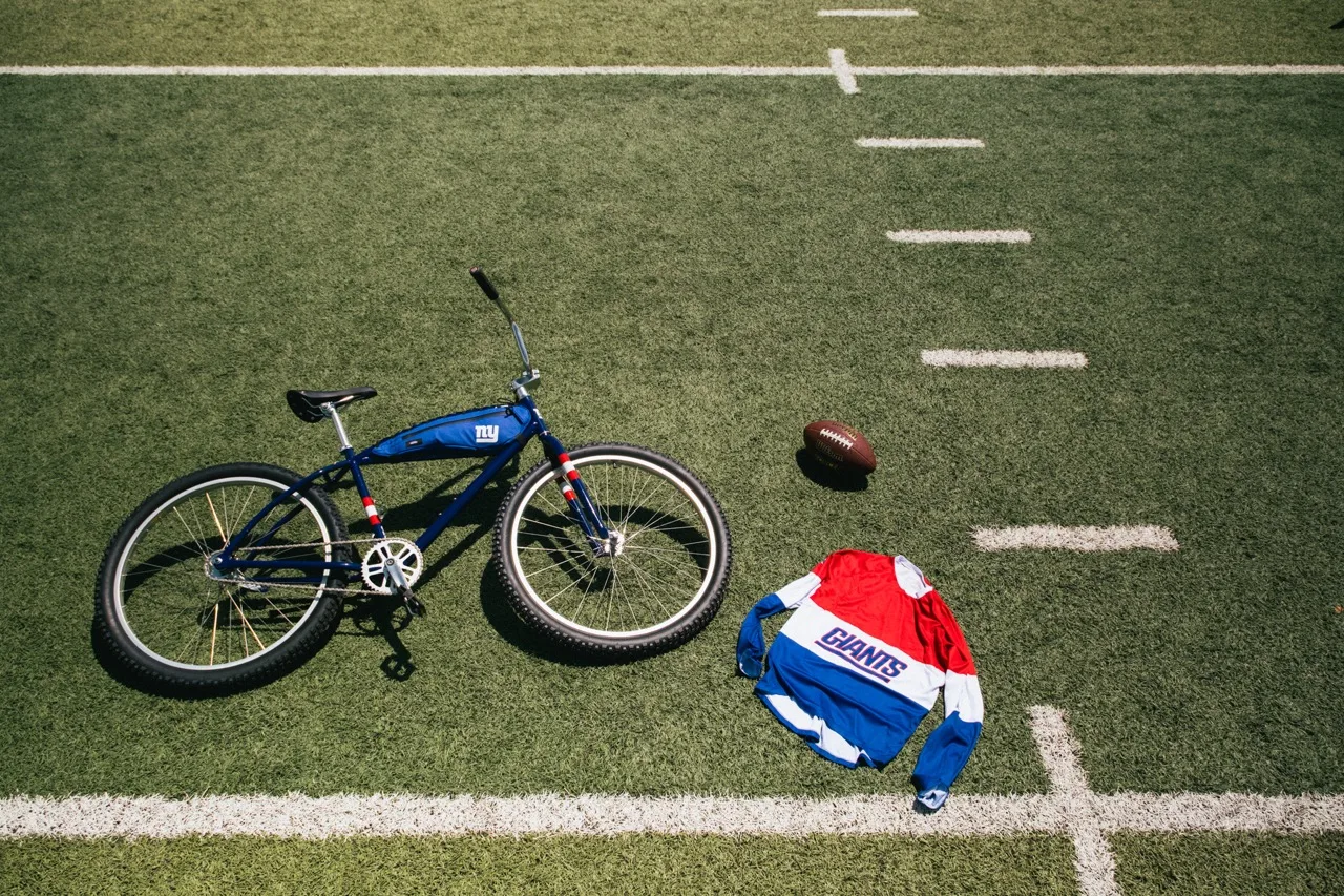 Entrar en el juego con Bicycles State + NFL Collab