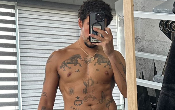 “Estoy temblando por todas partes”: los fanáticos reaccionan a la selfie Spicy NSFW de Bad Bunny