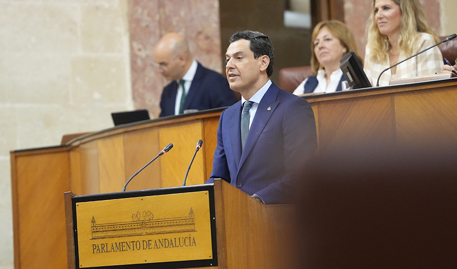 Moreno avanza la creación de 3.000 plazas para personas mayores entre atención residencial y centros de día