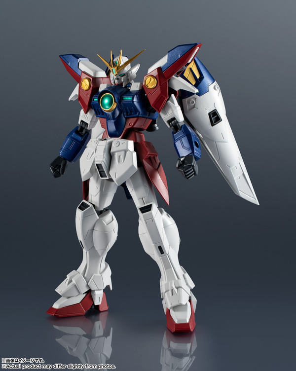 “El nuevo móvil sigue a Gundam W” Wing Gundam Zero ahora está disponible como una figura de tres dimensiones. Un rifle de Buster Twin también recrea la película