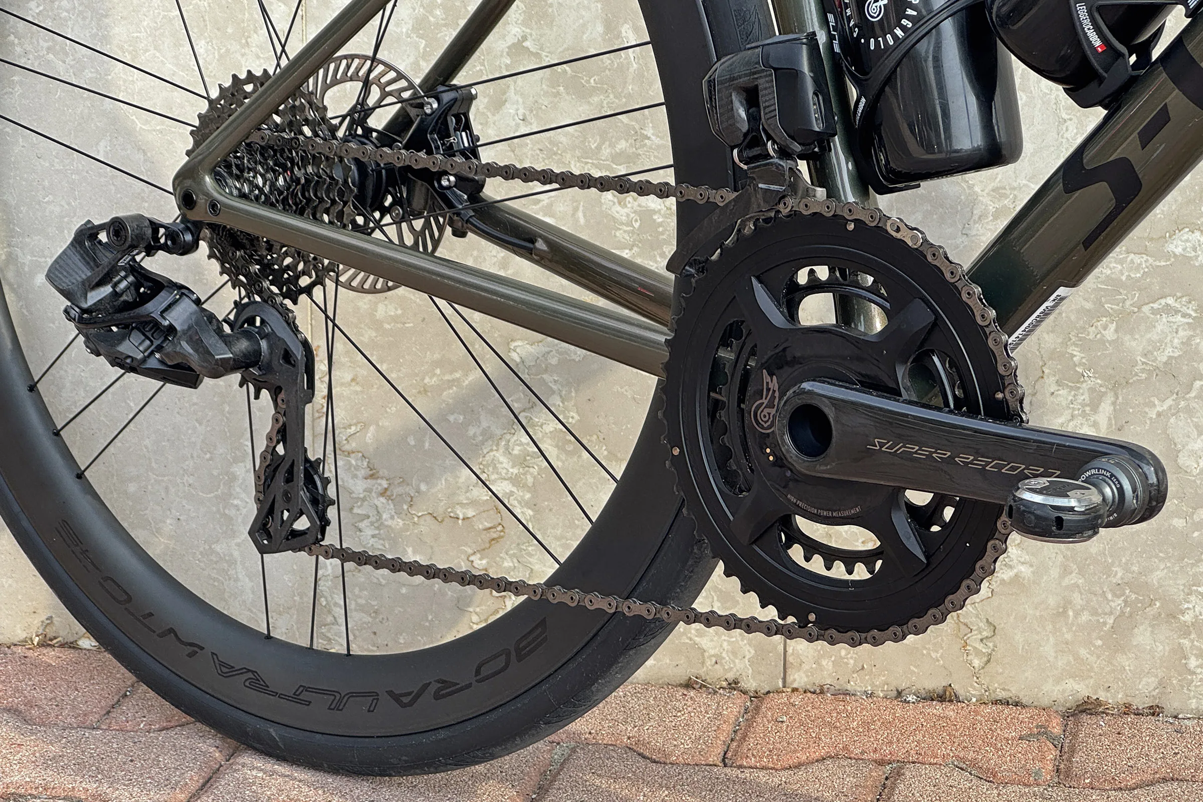 ¡Campagnolo Super Record de 13 velocidades es más ligero y más barato que 12, listo para la grava y más!