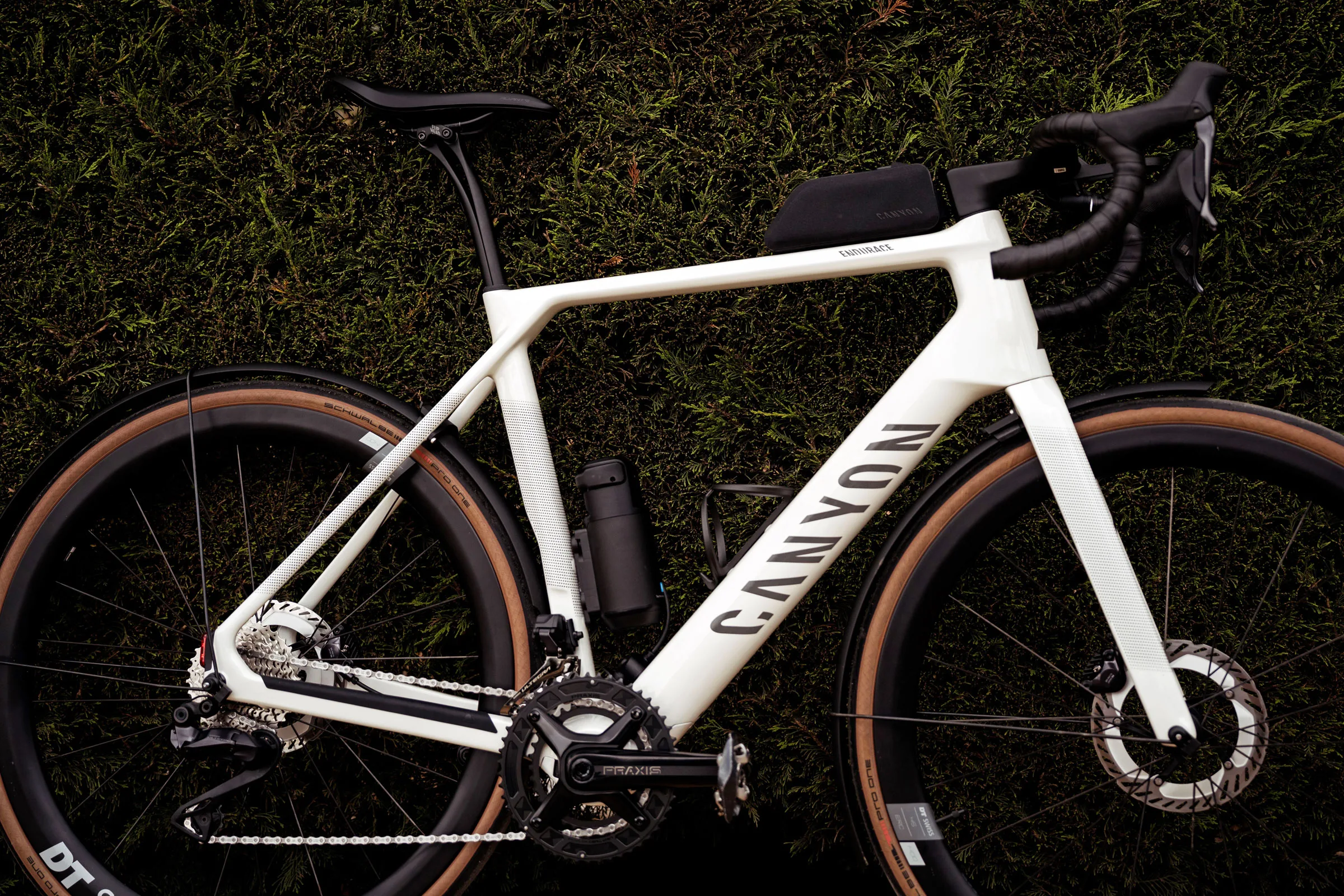 Canyon Endurace: Onfly integra ligero TQ eBike Power & Smooth Allroad Ride: First Look