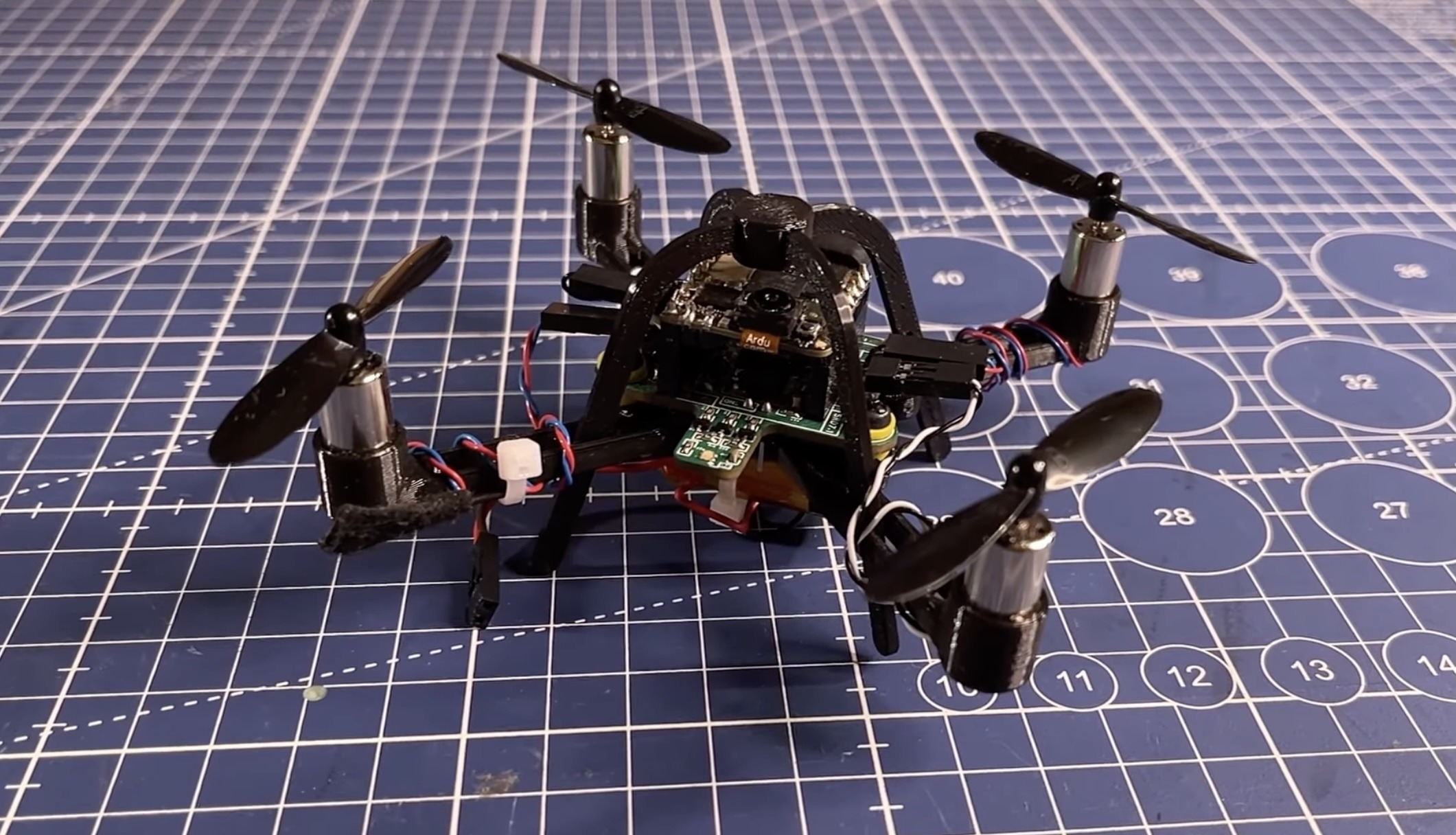 Uso de una visión Arduino Nicla como controlador de vuelo de drones