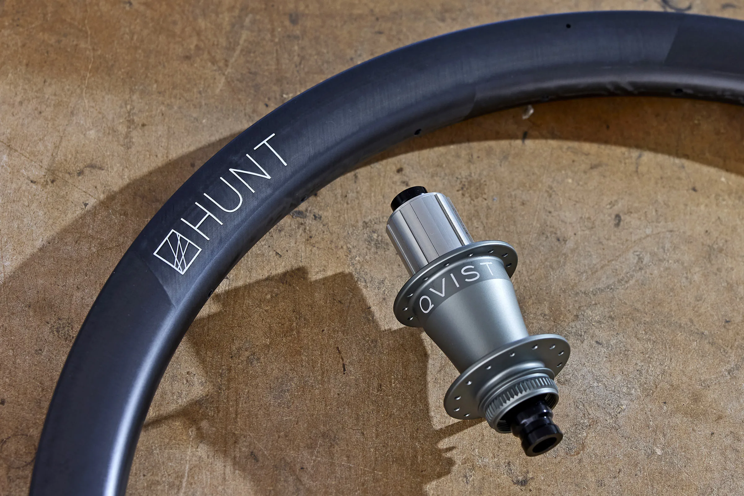 Hunt & Qvist se une para Ltd. ed. 120 POE REDILLAS DE GRAVER AERO DEL AERO POE