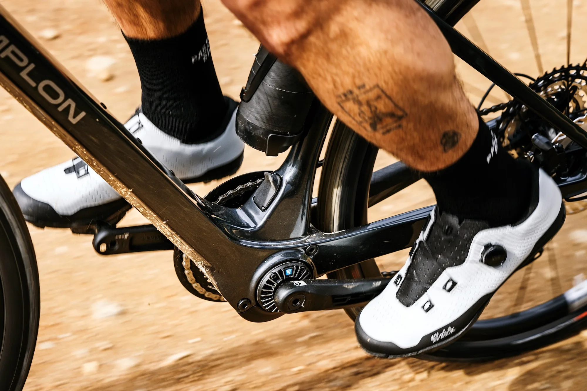 El nuevo motor TQ HPR60 tiene más potencia y par, el mismo peso ligero + bicicletas nuevas de Yeti, más