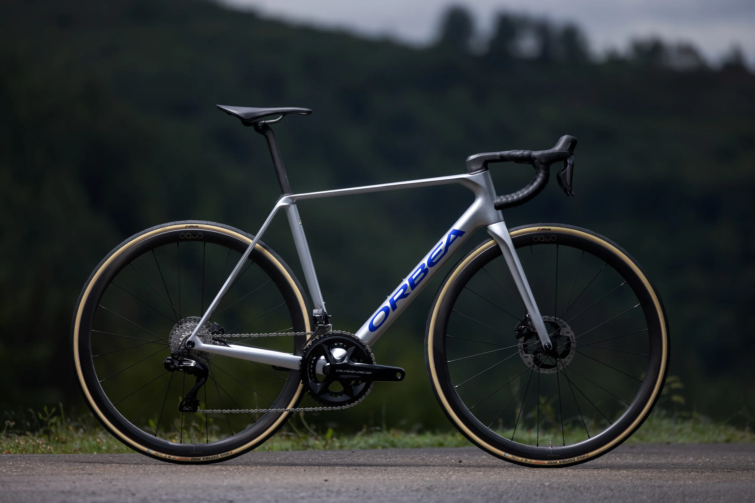 Orbea Orca se vuelve más delgada con ruedas nuevas y nuevas opciones de cabina