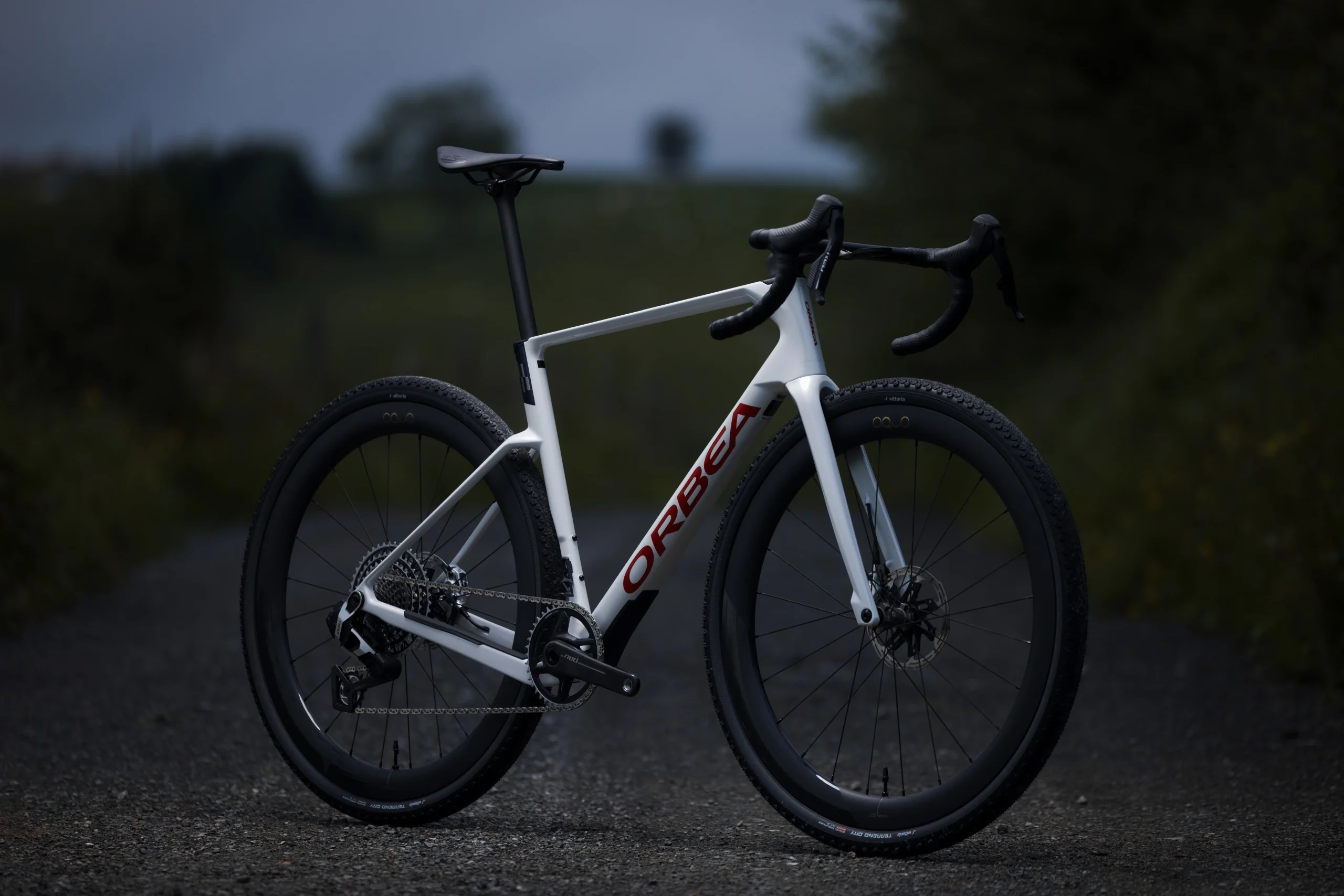 Orbea Terra Race es una máquina de grava enfocada en la raza