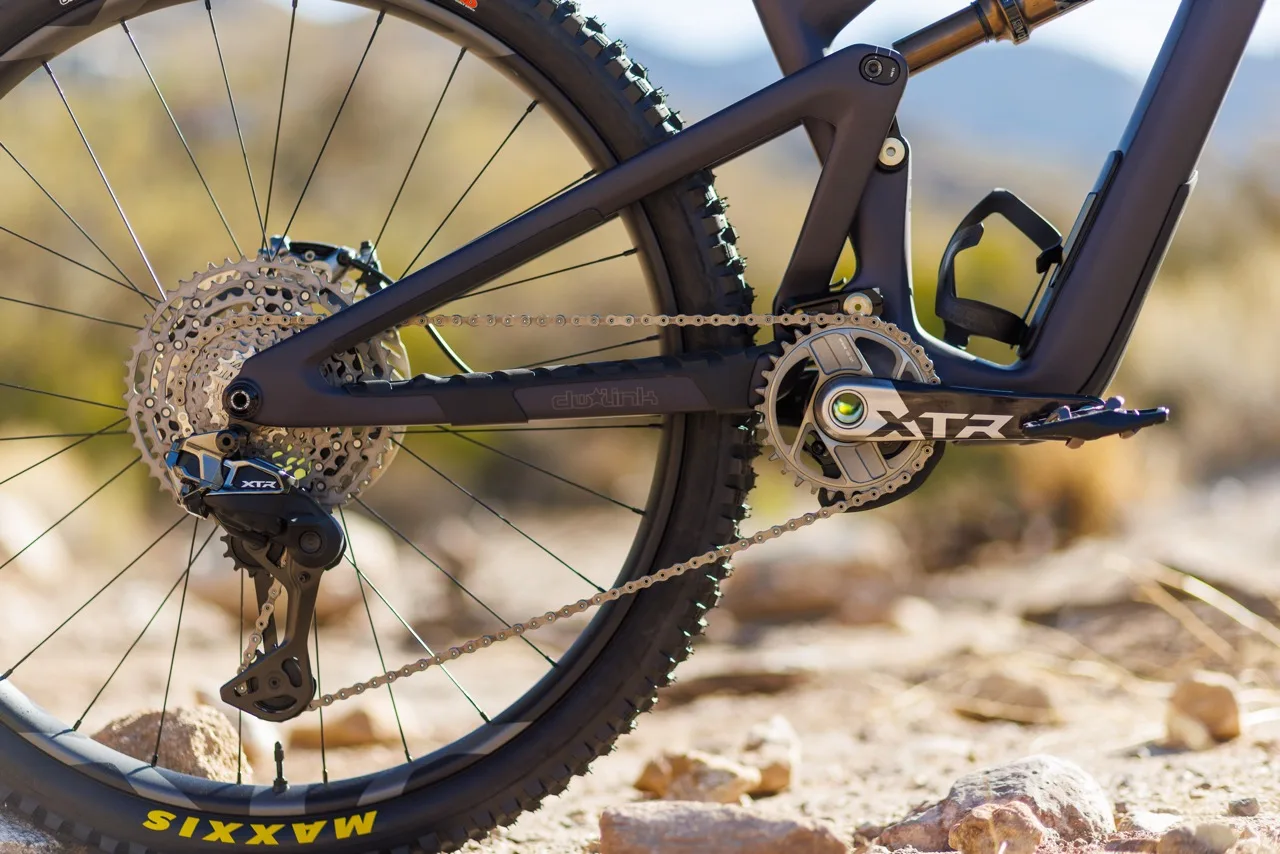 ¡Shimano XTR DI2 está de vuelta! El nuevo grupo inalámbrico es compatible con retroceso, robusto y súper rápido