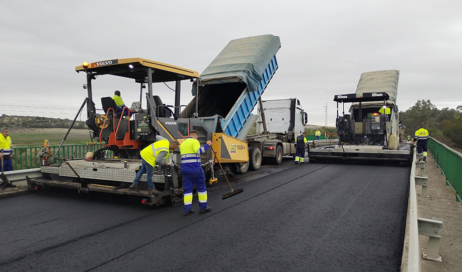 El Gobierno andaluz invierte dos millones de euros en proyectos de mejora de las carreteras autonómicas