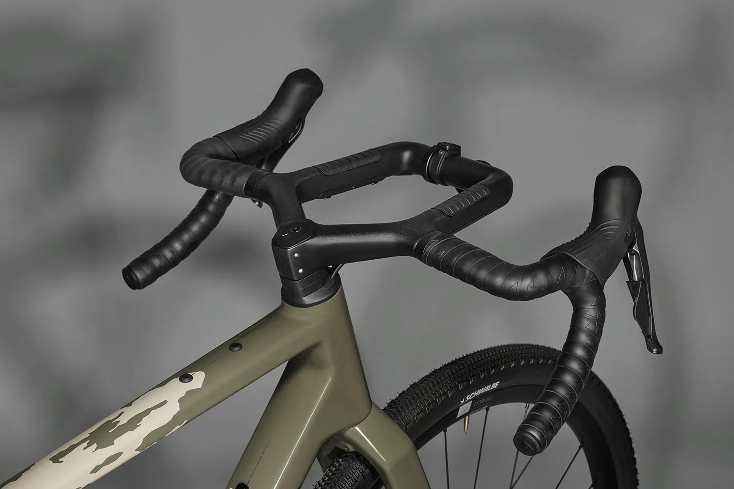 La bicicleta de grava de Adventure de Adventure Canyon Grizl de próxima generación obtiene el Montey completo con múltiples tenedores y manillares