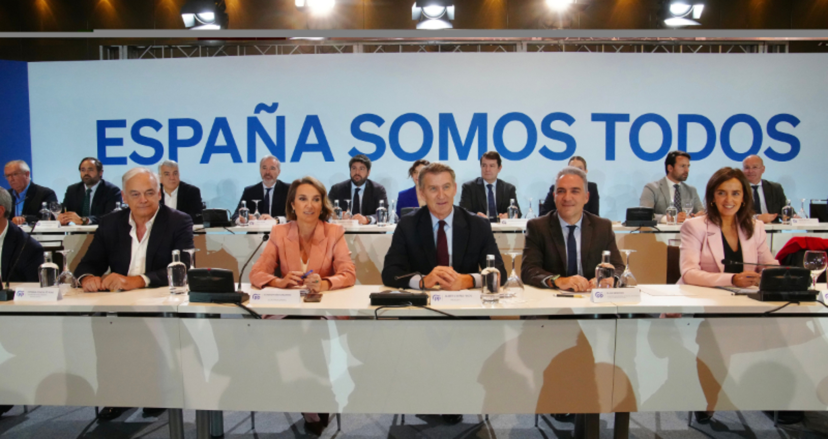 Feijóo Rediseña Cupola PP pentru „Bătălia finală” pentru Moncloa
 – Știri din Spania