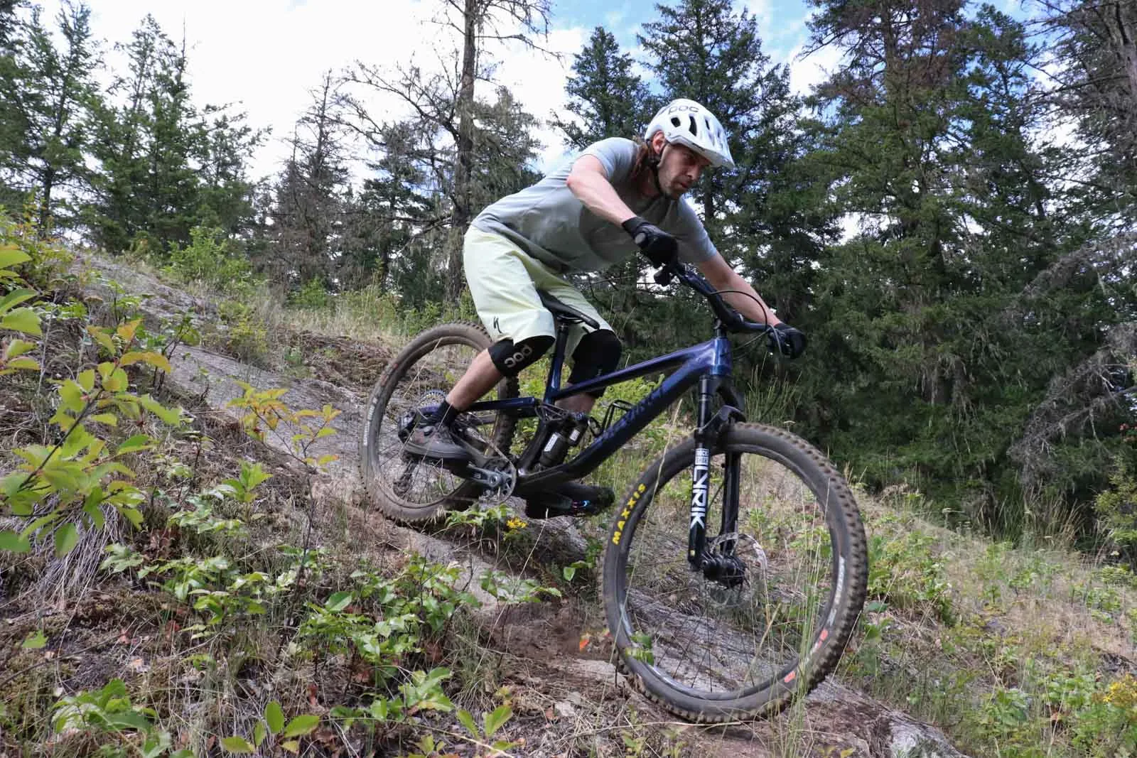 Revisión de Axs de Devinci Troy Carbon GX: una copia al carbón de su hermano de aluminio
