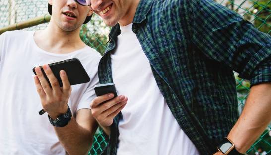 Utilizarea emojis -urilor în mesaje text îmbunătățește relația dintre prieteni
 – Știință Știri