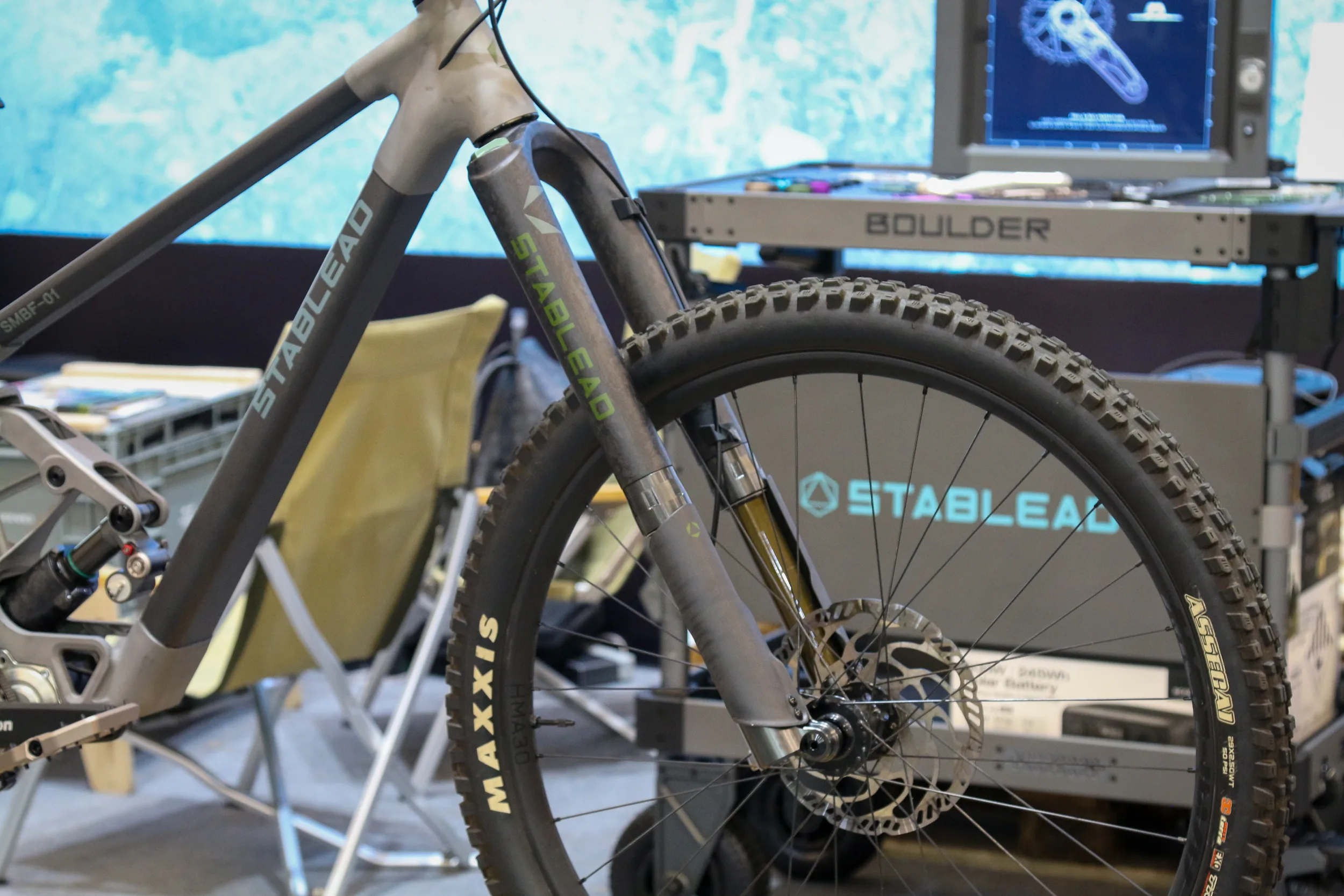 Stablead hace el salto de equipo de cámara a bicicletas con ayuda de Brian Lopes