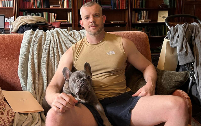 He aquí por qué mirar a la estrella Russell Tovey incorpora astrología en su vida de citas