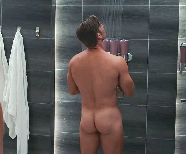 Mike Vogel Escenas de culo redondo y ducha en la vida sexual