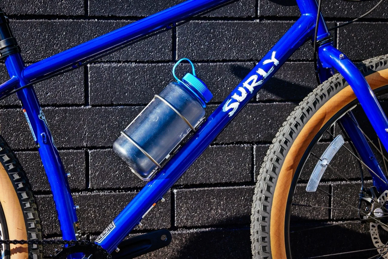 Los usuarios de botellas de Nalgene se regocijan: Portland Design funciona nuevo Bigzag 32oz Bottle Cage