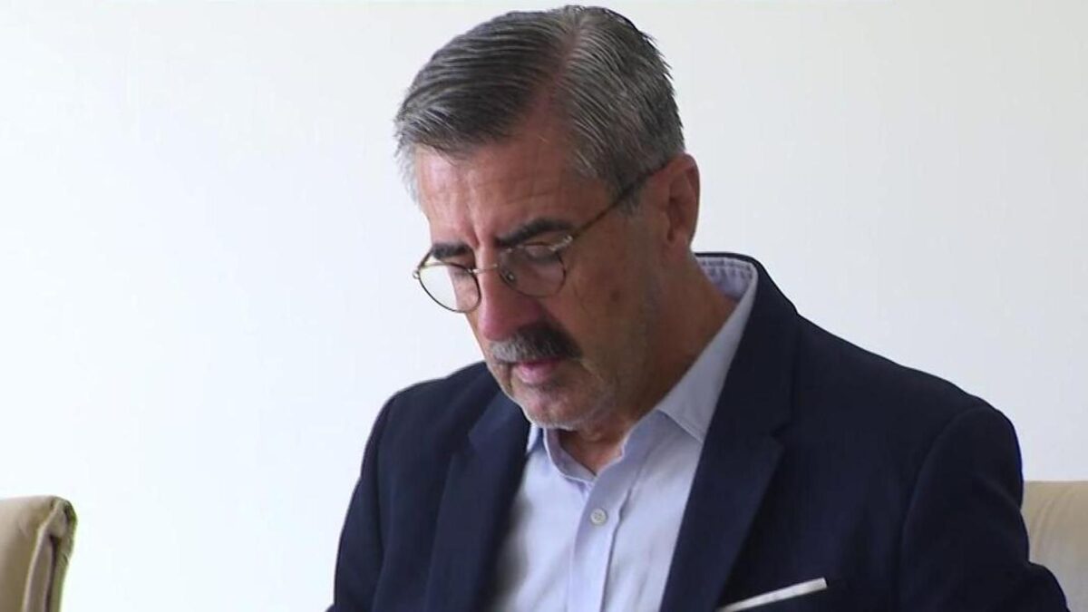 José María Ángel Batalla, ex -comisionată de la guvern pentru Dana, admisă după o tentativă de sinucidere
 – Știri din Valencia